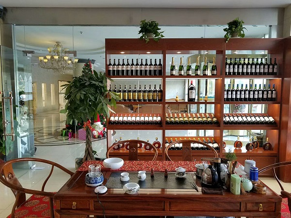 如何增加红酒店的客流量？